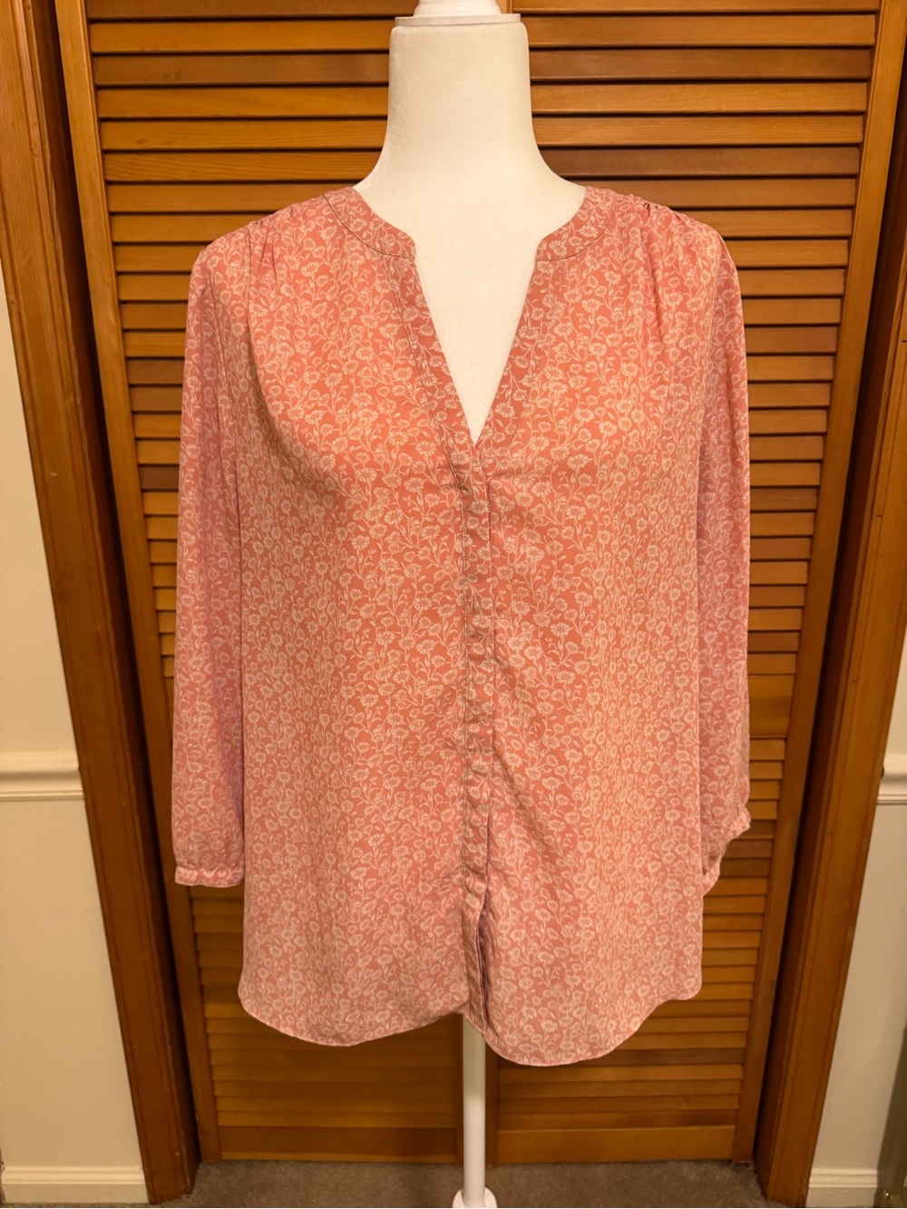 Women's Coral Floral Button-Front Blouse